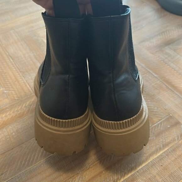 H&M Black Vegan Leather Chunky Chelsea Tan Platform Ankle Boots EU 40 US 9 - Picture 6 of 10